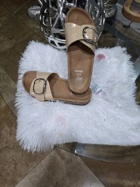 C.C. Shoes Women's Beige Buckle Slide Sandals